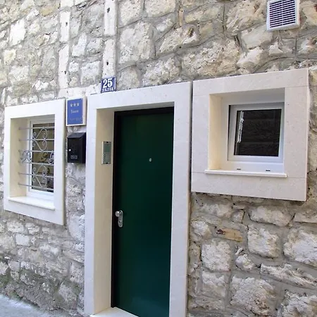 Pro Patria Appartement *